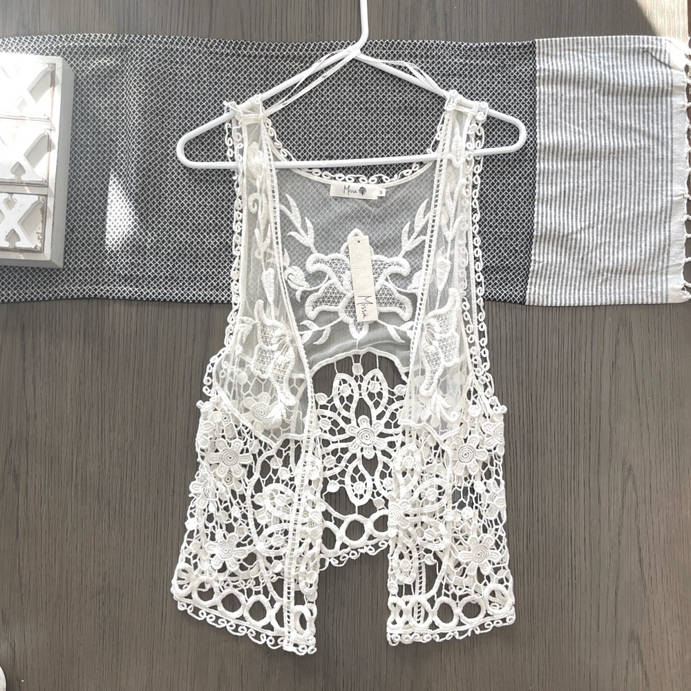 🎉Host Pick🎉 NWT Vest - Picture 5 of 6